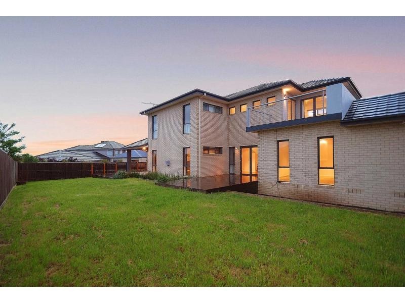1 Viewbridge Close, Berwick VIC 3806