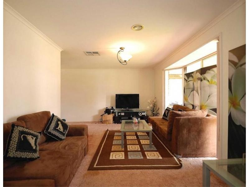 15 Armadale Drive, Narre Warren VIC 3805