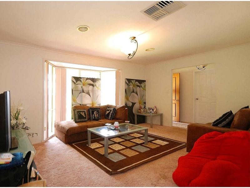 15 Armadale Drive, Narre Warren VIC 3805