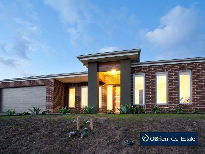 54 Mountainview Boulevard, Cranbourne North VIC 3977