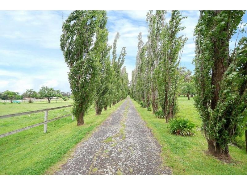 417-419 Narre Warren North Road, Narre Warren North VIC 3804