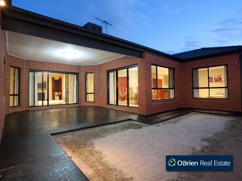 11 Marisa Crescent, Berwick VIC 3806