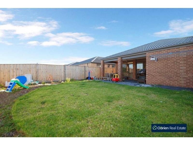 84 William Thwaites Boulevard, Cranbourne North VIC 3977