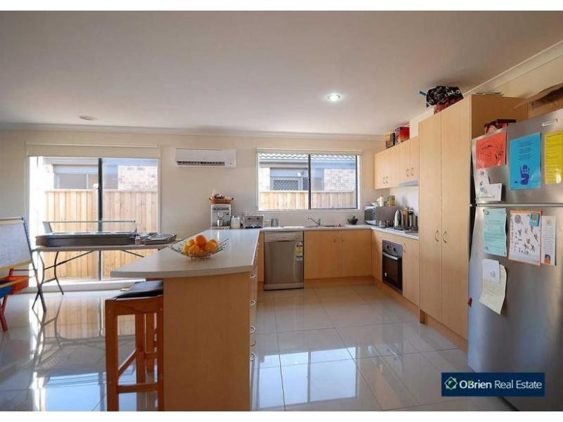 84 William Thwaites Boulevard, Cranbourne North VIC 3977