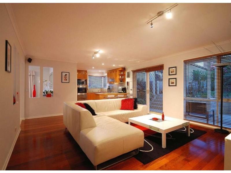 32 George Bass Avenue, Endeavour Hills VIC 3802