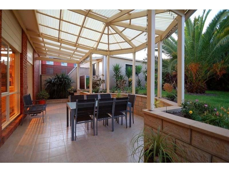 32 George Bass Avenue, Endeavour Hills VIC 3802