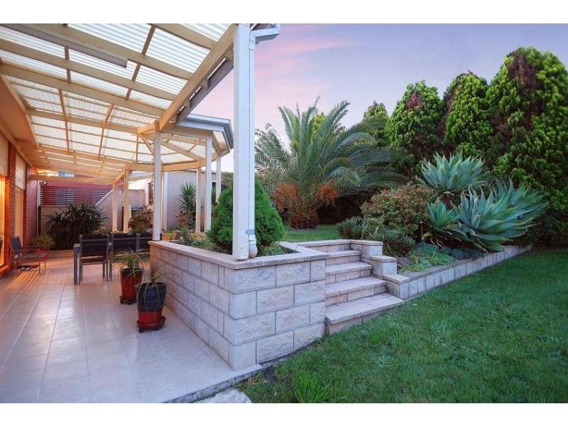 32 George Bass Avenue, Endeavour Hills VIC 3802