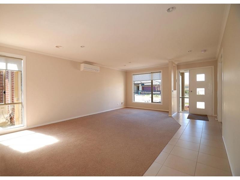 7 Black Caesar Drive, Cranbourne East VIC 3977