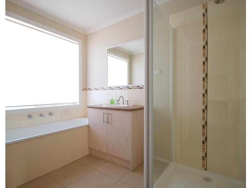 7 Black Caesar Drive, Cranbourne East VIC 3977
