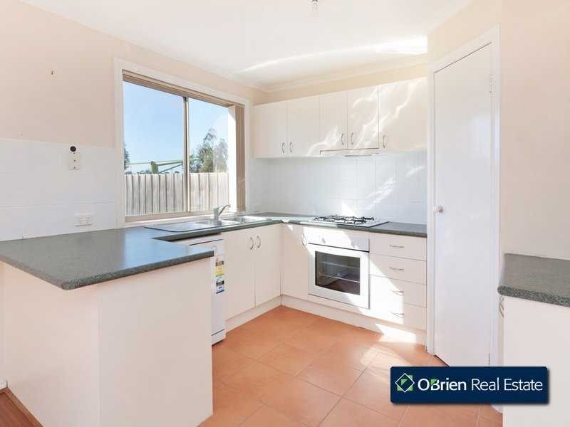 6 Wattlebird Court, Narre Warren VIC 3805