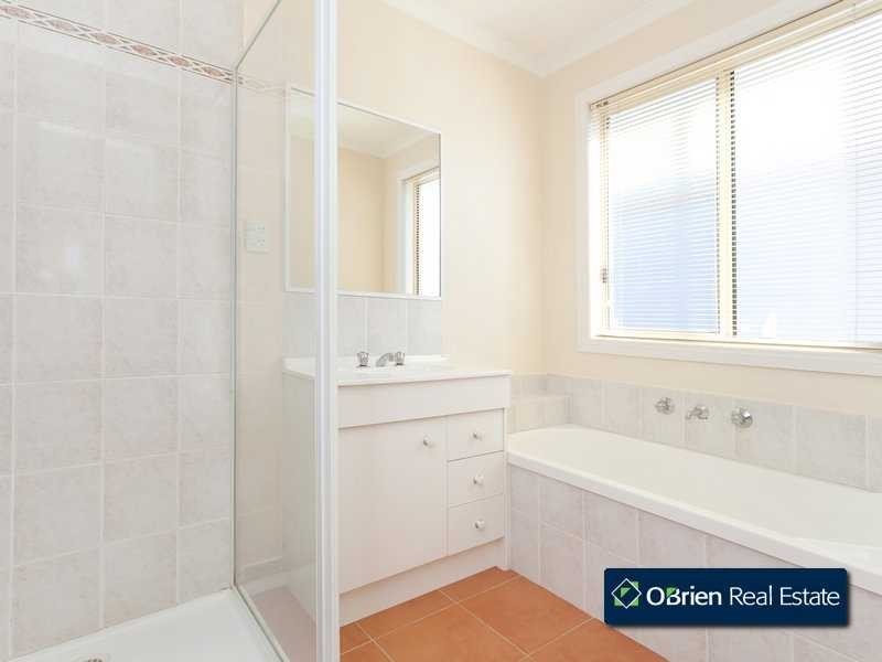 6 Wattlebird Court, Narre Warren VIC 3805