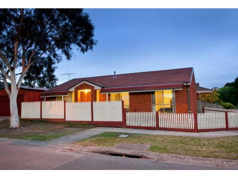 2 Tambo Way, Berwick VIC 3806
