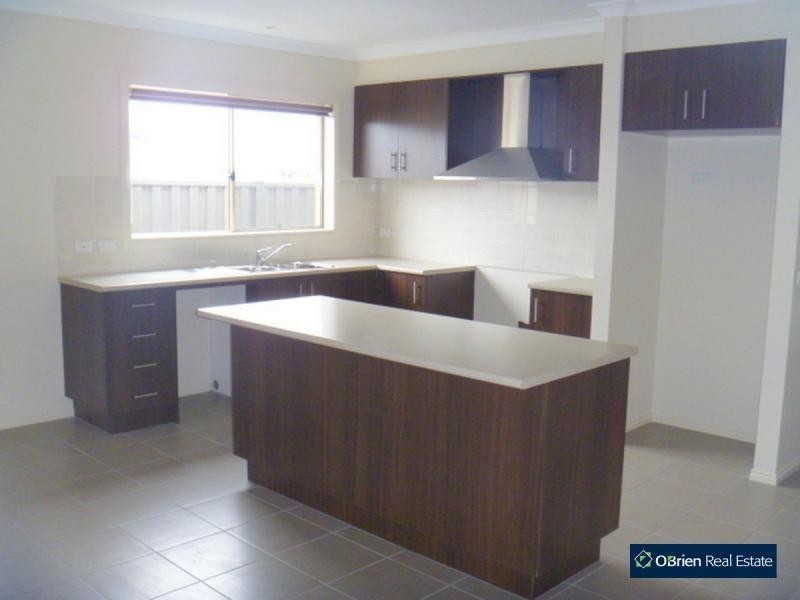 Lot 1630 Mullein Bend, Cranbourne North VIC 3977