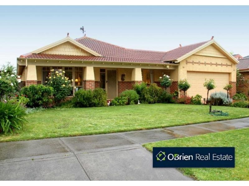 11 Wood Road, Narre Warren South VIC 3805