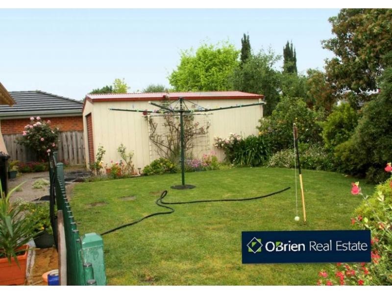 11 Wood Road, Narre Warren South VIC 3805