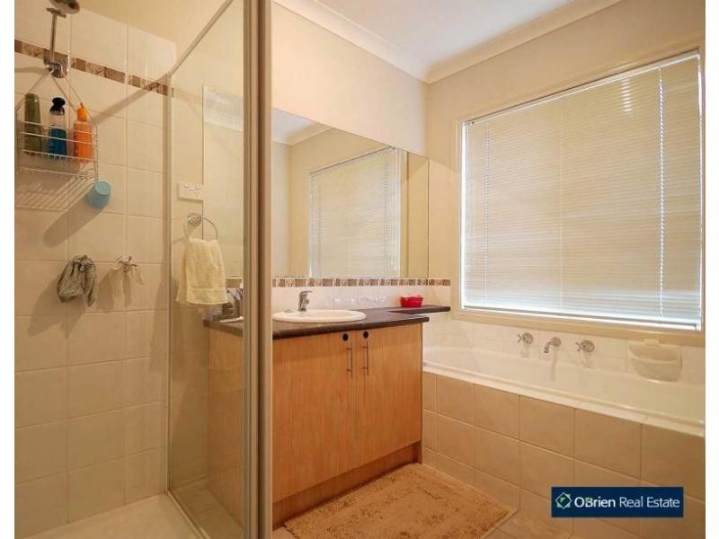 11 Laburnum Street, Berwick VIC 3806