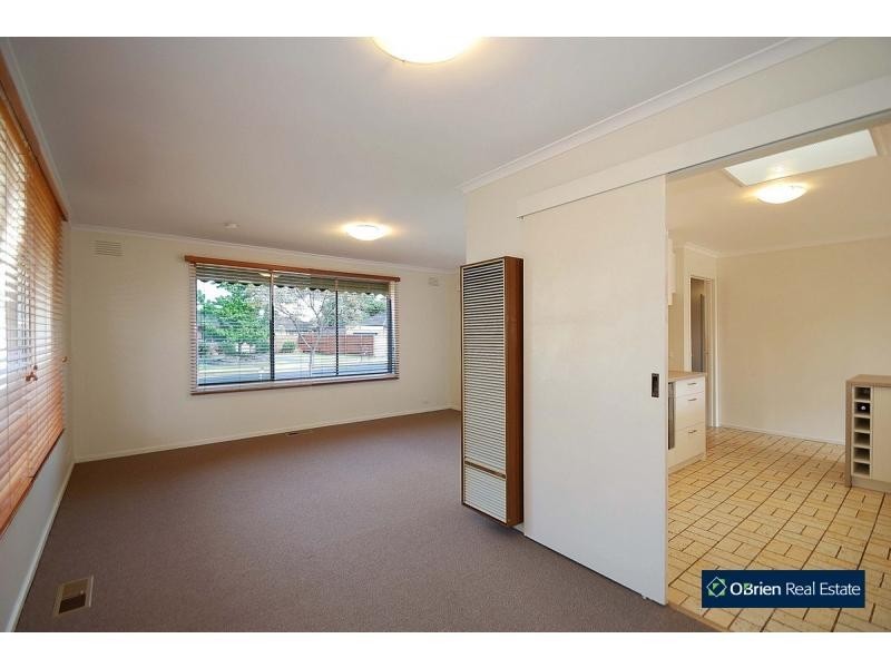 2 Windemere Street, Berwick VIC 3806