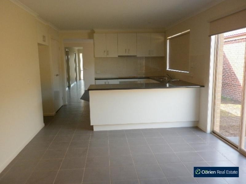 17 Melissa Way, Pakenham VIC 3810