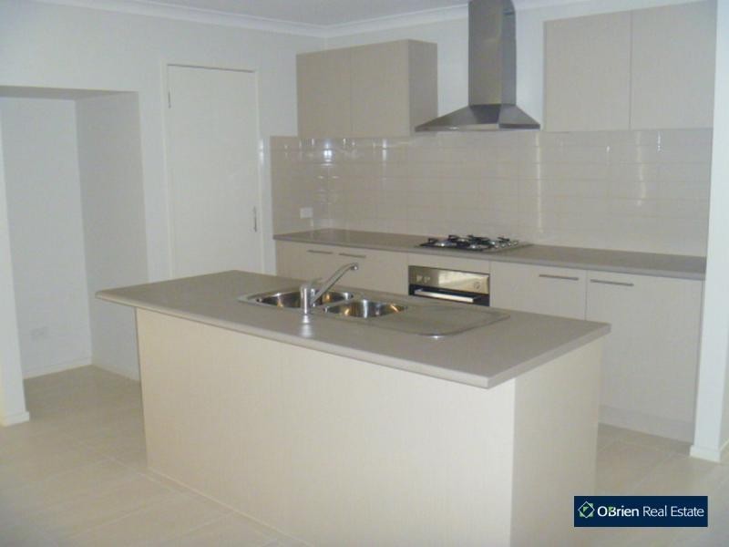 23 Elwood Avenue, Pakenham VIC 3810