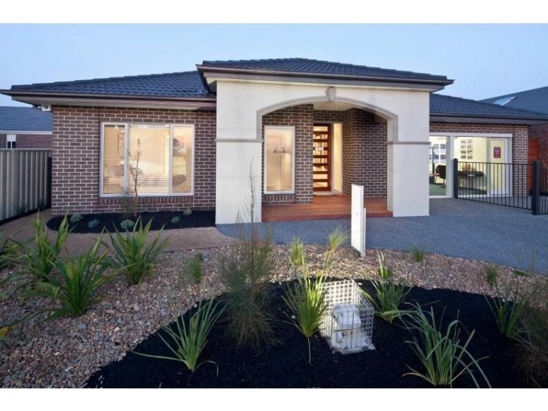 12 Ercildoune Court, Cranbourne VIC 3977