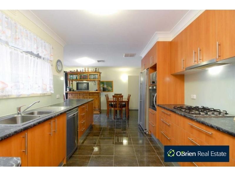 6 Uplands Court, Narre Warren VIC 3805