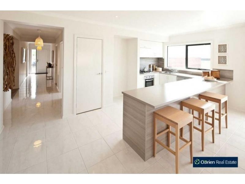 10 Ercildoune Court, Cranbourne VIC 3977