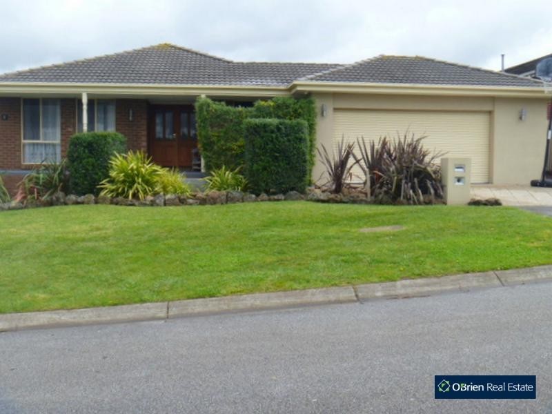 2 Redmore Court, Berwick VIC 3806