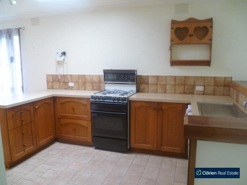 12 Oroya Grove, Clyde VIC 3978