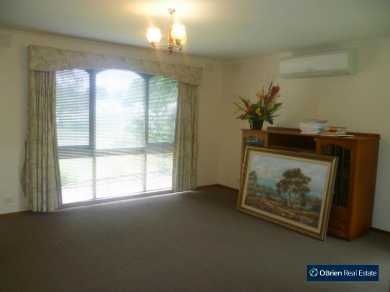 12 Oroya Grove, Clyde VIC 3978