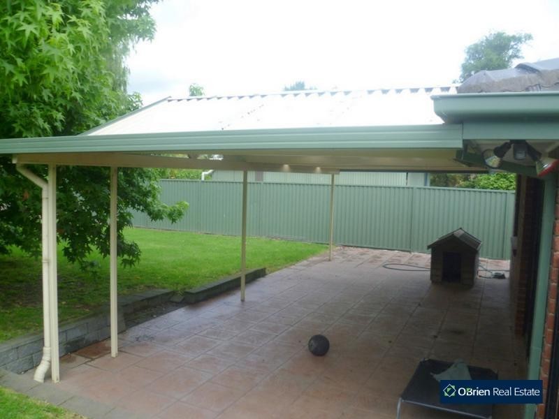 12 Oroya Grove, Clyde VIC 3978