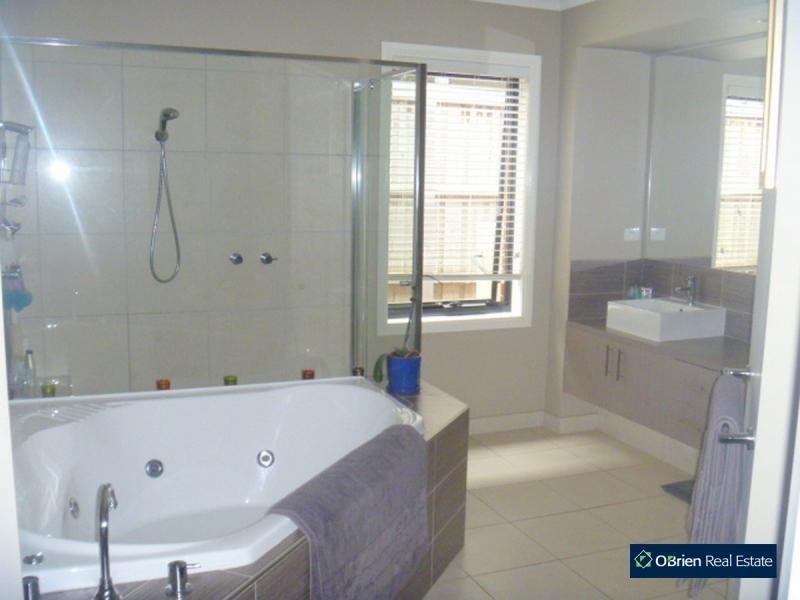 5 Embling Street, Berwick VIC 3806