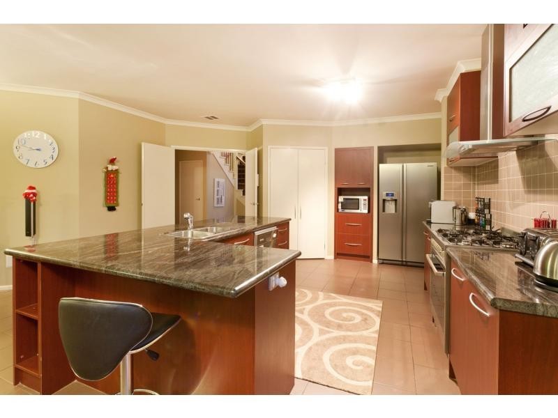 4 Highvale Crescent, Berwick VIC 3806