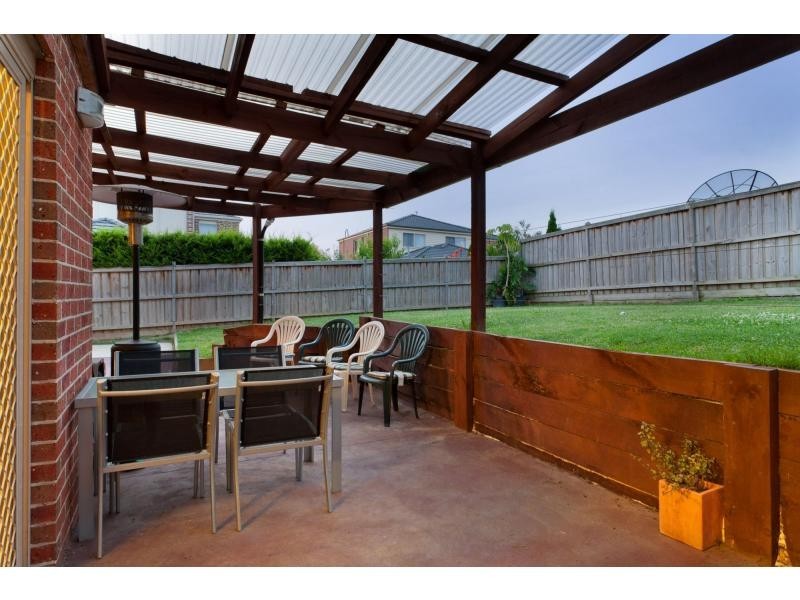 4 Highvale Crescent, Berwick VIC 3806