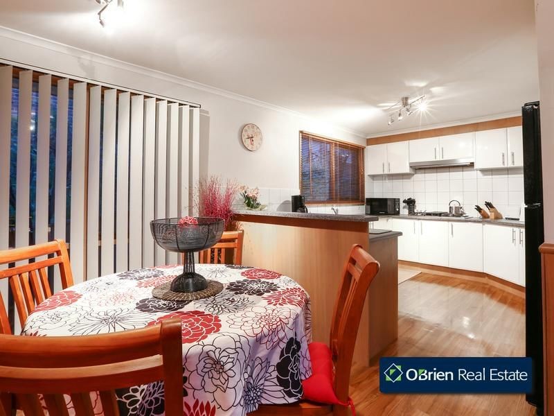 69 Edrington Park Drive, Berwick VIC 3806