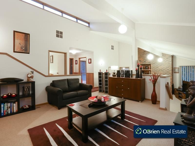 69 Edrington Park Drive, Berwick VIC 3806