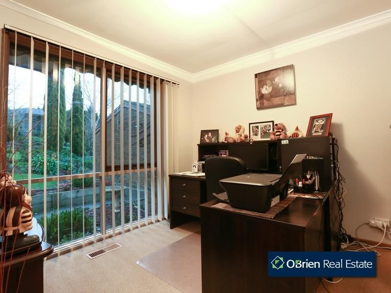 69 Edrington Park Drive, Berwick VIC 3806