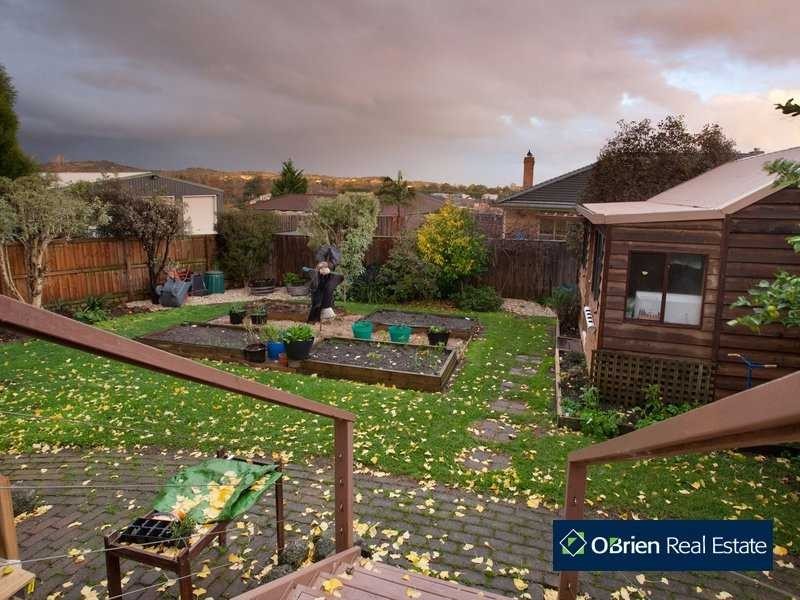 69 Edrington Park Drive, Berwick VIC 3806