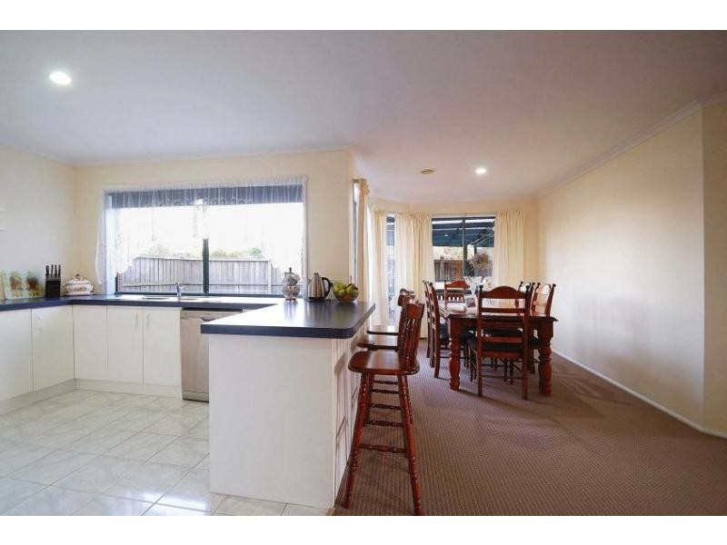 8 Turanga Place, Hallam VIC 3803