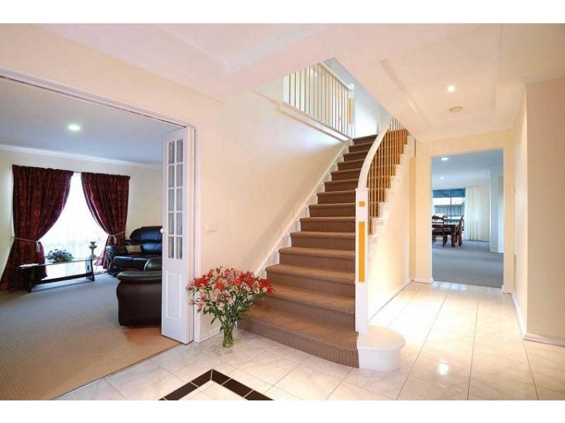 8 Turanga Place, Hallam VIC 3803