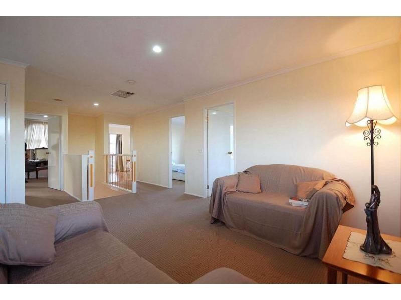 8 Turanga Place, Hallam VIC 3803