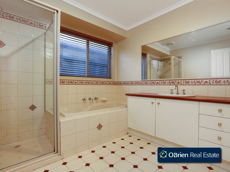 18 Jamieson Way, Berwick VIC 3806