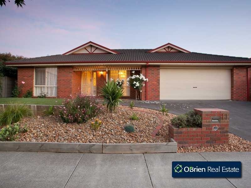 11 Berkshire Place, Narre Warren South VIC 3805