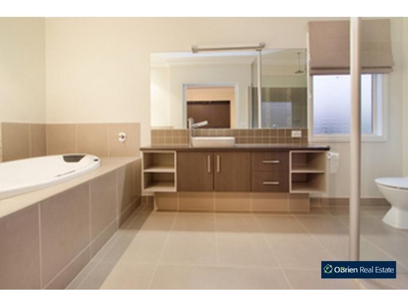 1/187 High Street, Berwick VIC 3806