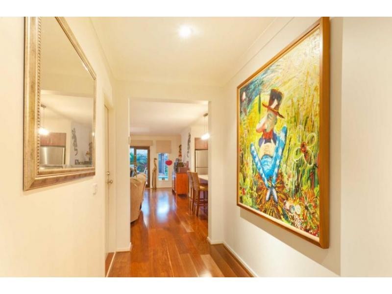 8 Page Close, Pakenham VIC 3810