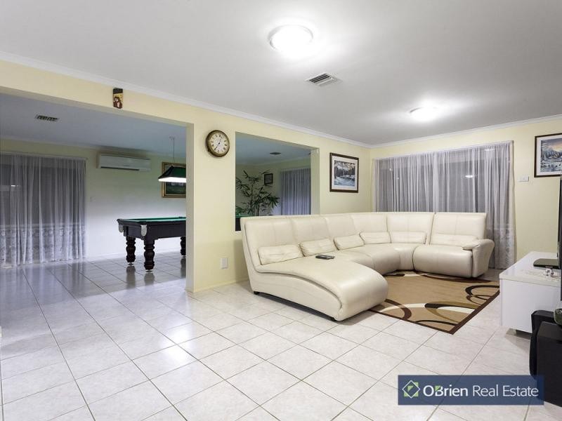 7 McIlwraith Court, Berwick VIC 3806