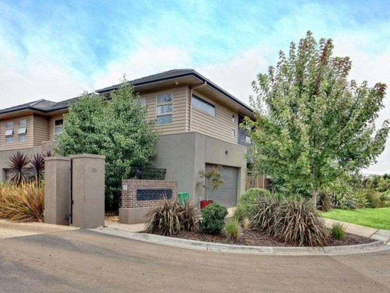 1/25 Canberra Avenue, Berwick VIC 3806