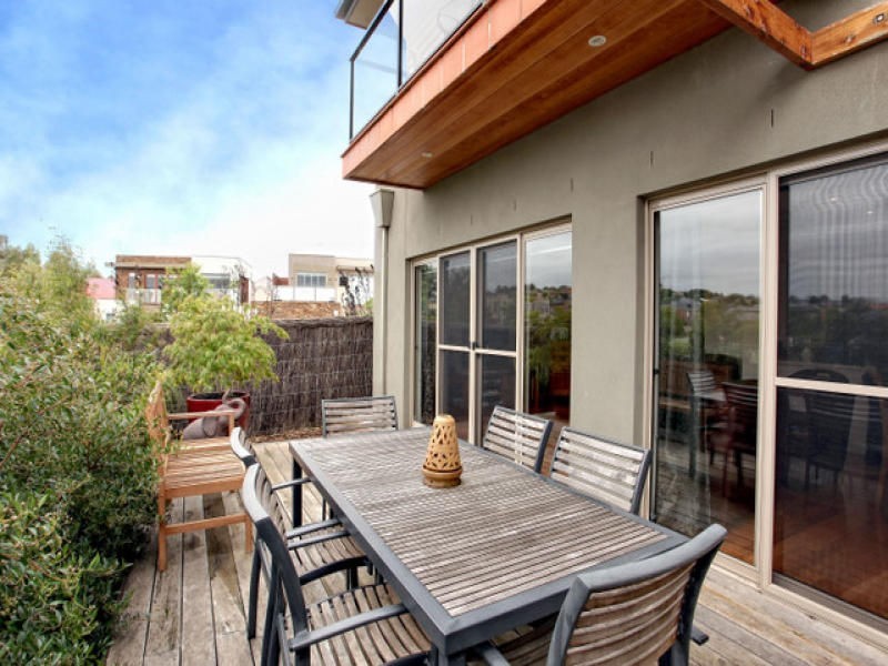 1/25 Canberra Avenue, Berwick VIC 3806