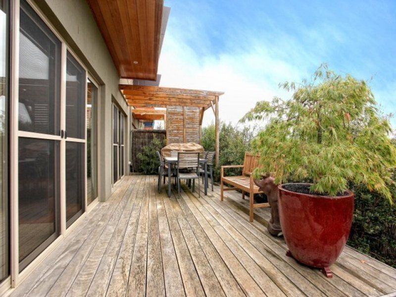 1/25 Canberra Avenue, Berwick VIC 3806