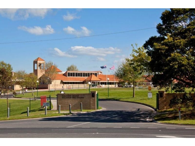 13-15 Stylebawn Road, Berwick VIC 3806