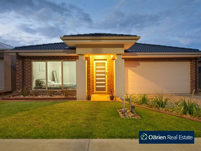 84 Alisma Boulevard, Cranbourne North VIC 3977